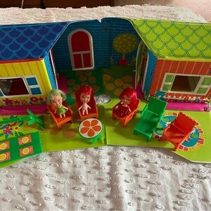 Little kiddles open-house table, chairs, lounge & I added 3 dolls!